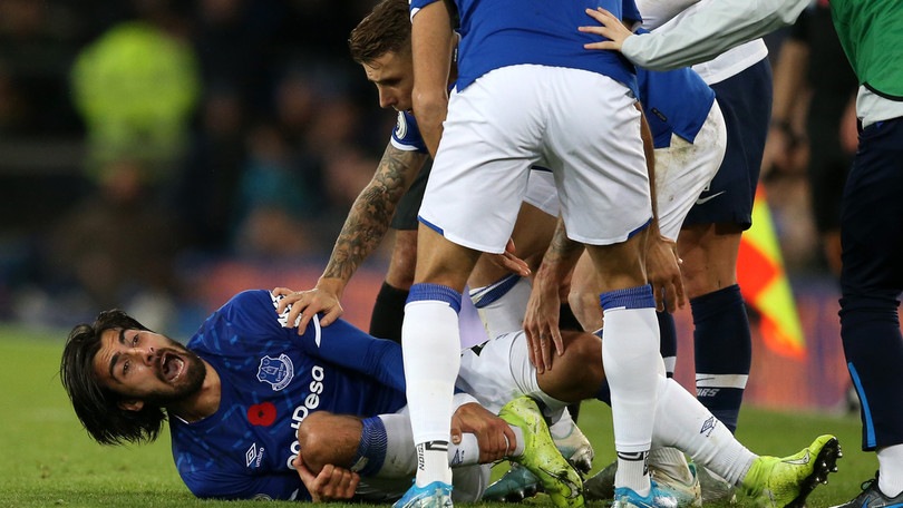 André Gomes, infortunio shock. Son scoppia in lacrime