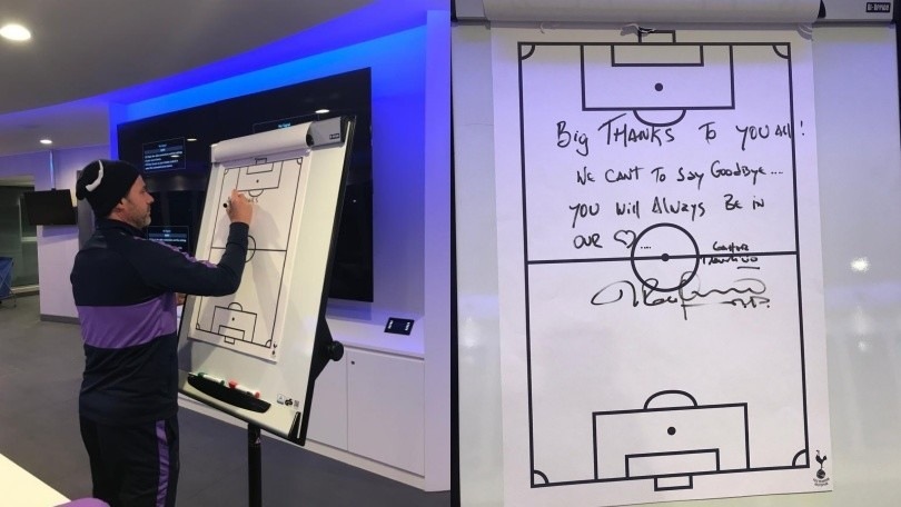 Pochettino saluta il Tottenham: ecco il messaggio sulla lavagna tattica