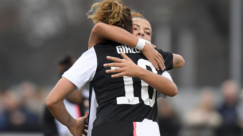 Strapotere Juve: 4-0 alla Roma e nuovo sorpasso sul Milan