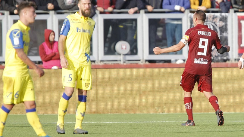 Il Chievo cade a Trapani: 0-1. Entella, Eramo-show con la Juve Stabia