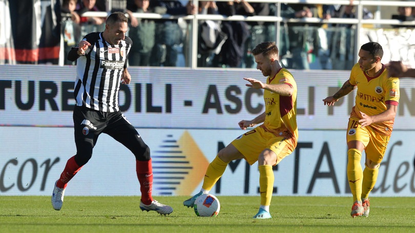 Cade il Cittadella, il Frosinone è secondo. Vince l'Entella, pareggia il Venezia