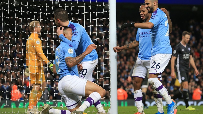 Everton-Arsenal 0-0 sotto gli occhi di Ancelotti e Arteta. Il City batte il Leicester