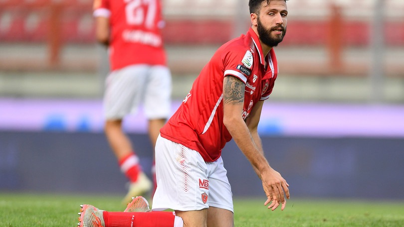 Serie B, per Iemmello del Perugia due turni di stop: 13 squalificati