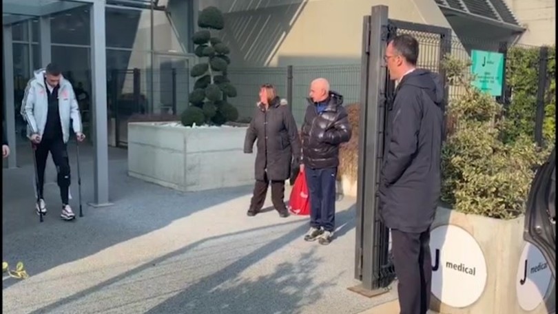 Juve, Demiral esce dal J Medical con le stampelle