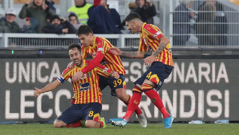 L'Inter frena a Lecce: 1-1. Brescia, Balotelli entra e prende subito il rosso