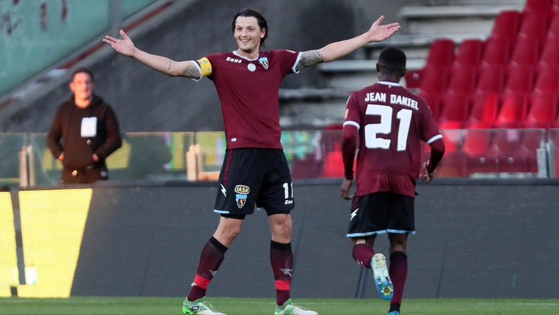 Djuric trascina la Salernitana: 2-1 corsaro al Pescara.