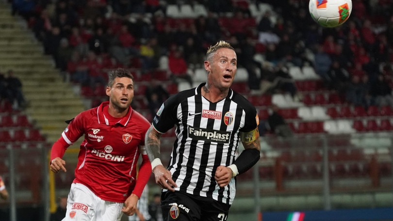 Frosinone-Ascoli, ufficiale lo scambio Trotta-Ardemagni