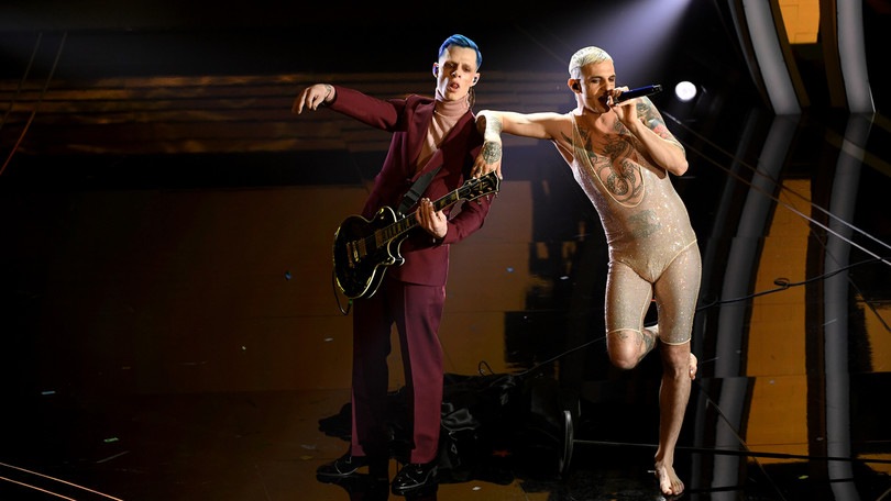 Sanremo 2020, Achille Lauro ed il suo look dividono il web