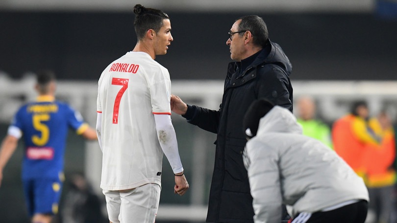 Folle Juve a Verona, non basta Ronaldo record. Pazzini la stende su rigore