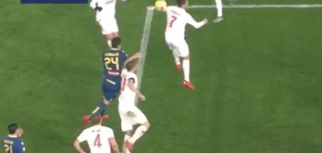 Il tocco di mano di Bonucci in Verona-Juventus