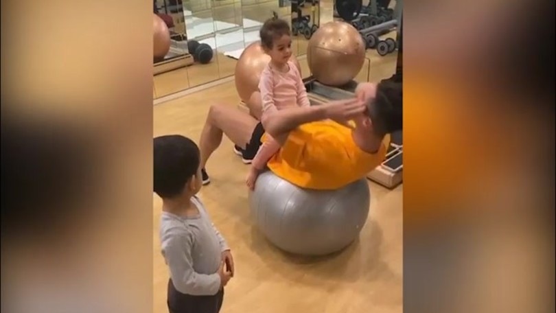 Cristiano Ronaldo, addominali in famiglia