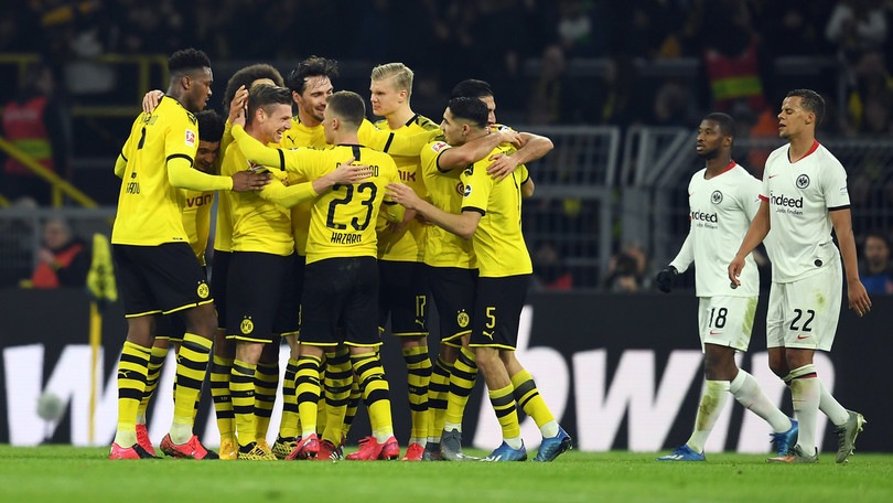 Bundesliga, poker Dortmund: segna Haaland, applausi per Emre Can