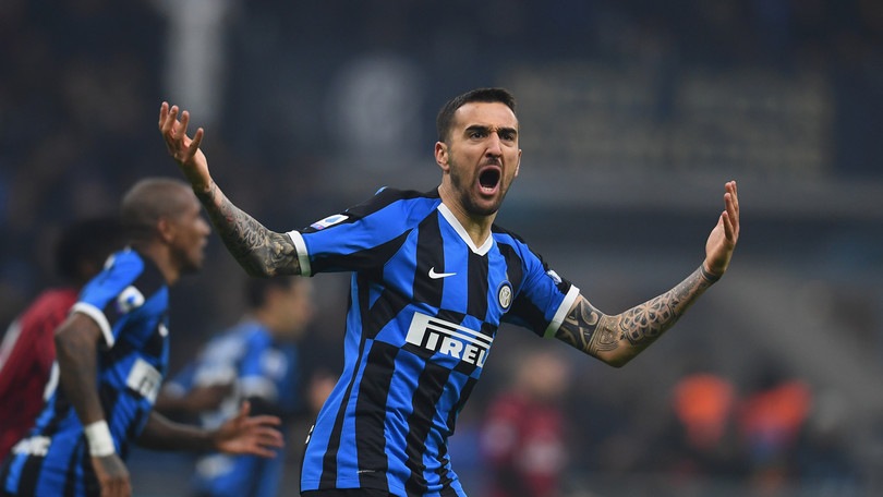 Sunday Express: "Il Chelsea vuole Vecino, offerta di 28 milioni per l'Inter"