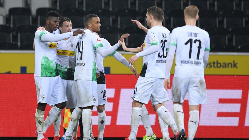 Bundesliga, il Monchengladbach fa 2-1 con il Colonia e sale al quarto posto