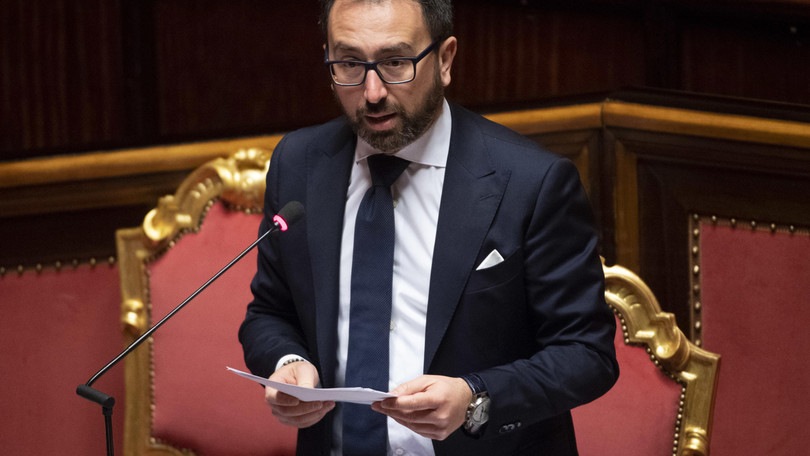 Coronavirus, sovraffollamento in carcere: in arrivo il braccialetto elettronico