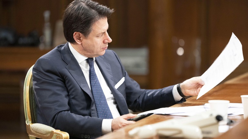 C'è la firma di Conte sul nuovo Dpcm: le attività che resteranno aperte