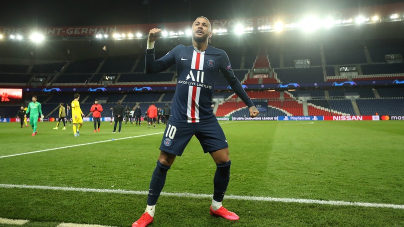 Il papà di Neymar: "Ritorno al Barcellona? Mio figlio è felice a Parigi"