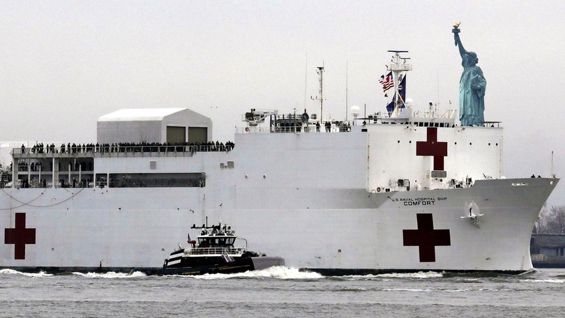 Coronavirus, a New York c'è un nuovo ospedale: la nave Comfort