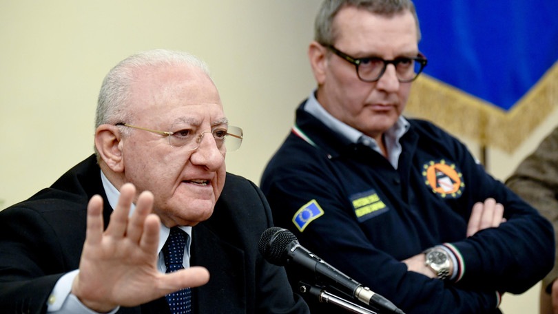 De Luca: "Governo irresponsabile, in Campania no al jogging"
