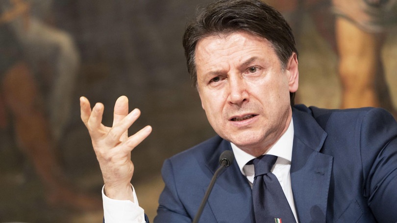 Coronavirus, Conte e la fase 2: "Entro settimana piano per riaperture dal 4 maggio"
