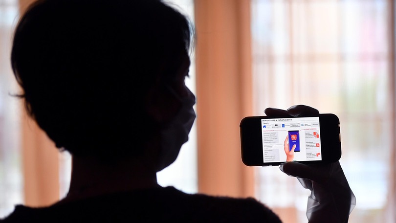 App, la richiesta degli esperti: "Rispetti i diritti e sia trasparente"