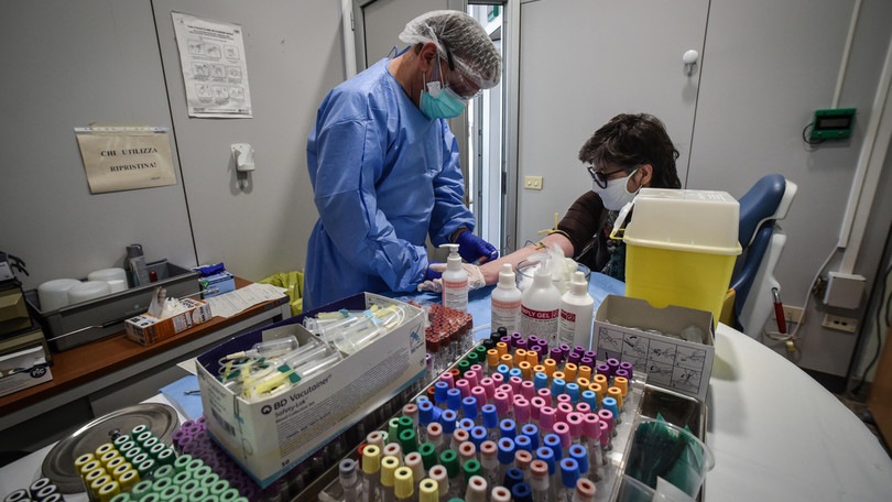 Coronavirus, ecco i test: “4 milioni entro fine maggio”