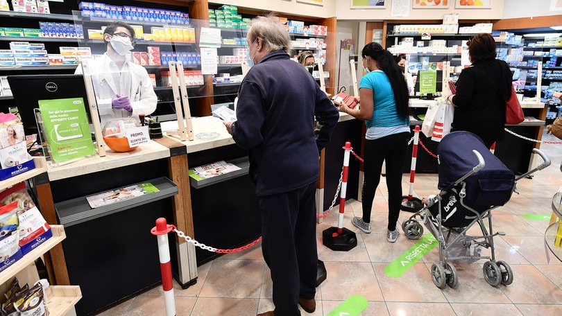 Coronavirus, Federfarma annuncia: "Sold out le mascherine a 50 centesimi"