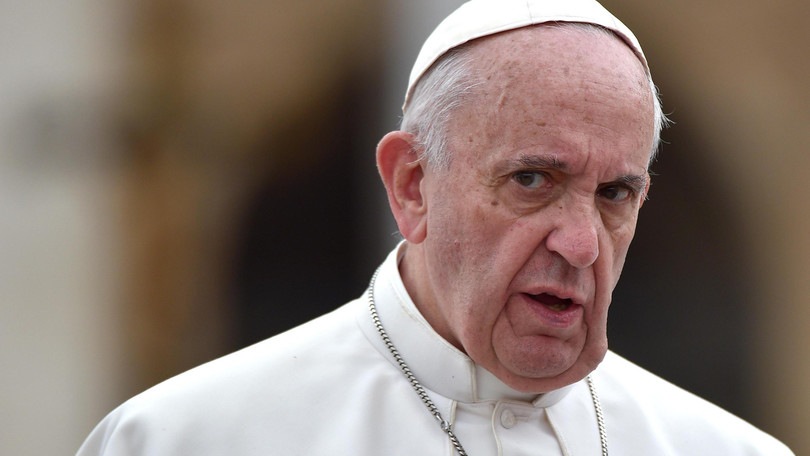 Papa Francesco e il messaggio agli infermieri: "Siete i santi della porta accanto"