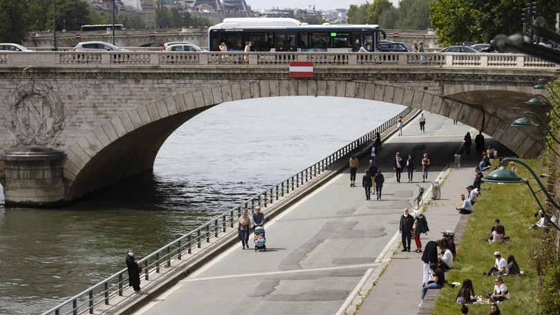 Coronavirus, il bilancio in Francia: 348 morti in 24 ore