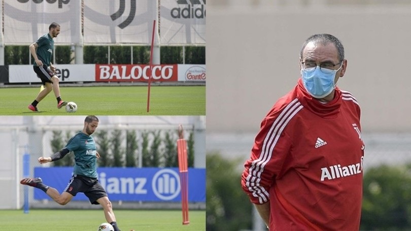 Juve, Bonucci e Bentancur scatenati. Sarri li osserva in mascherina