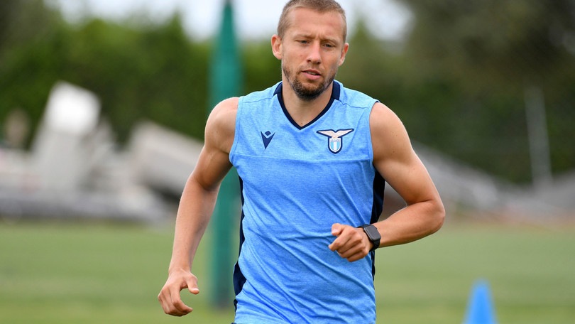 Lazio, Leiva: “Nessuno pensi alla Juve. La sfida scudetto è con noi stessi”