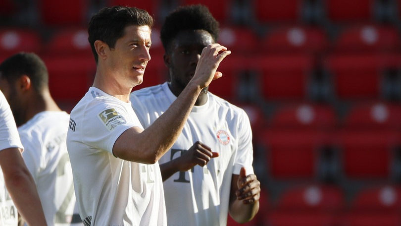 Il Bayern risponde al Borussia Dortmund: Lewandowski e Pavard stendono l'Union Berlino