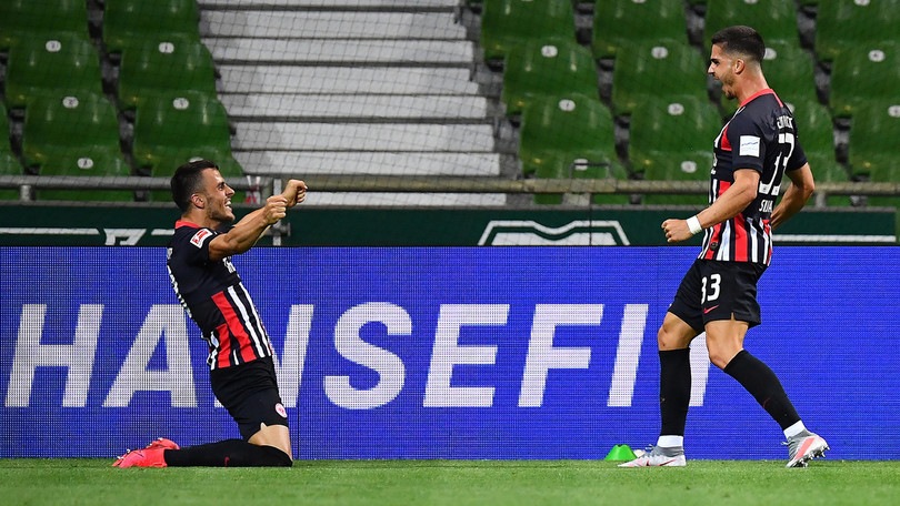 Bundesliga, André Silva trascina l'Eintracht: tris al Werder Brema