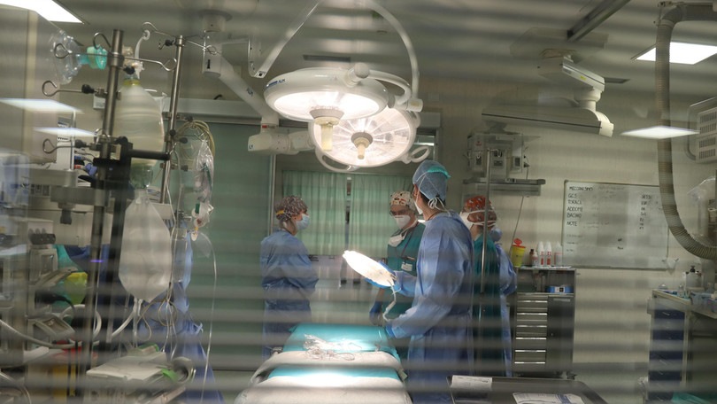 Coronavirus in Italia: torna a scendere il dato giornaliero dei contagi