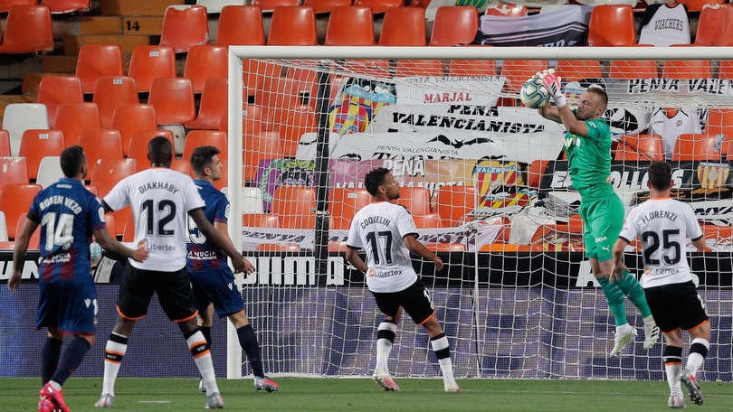 Liga, pari nel derby tra Valencia e Levante. Il Granada supera il Getafe
