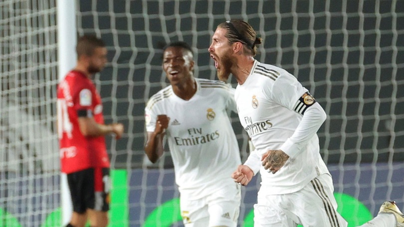 Liga, il Real Madrid aggancia il Barcellona in testa alla classifica