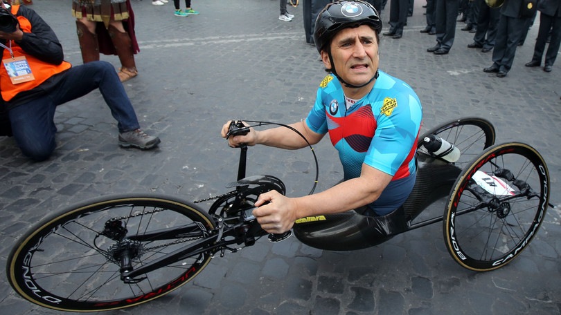 Zanardi, la sua Obiettivo Tricolore al traguardo di Santa Maria di Leuca