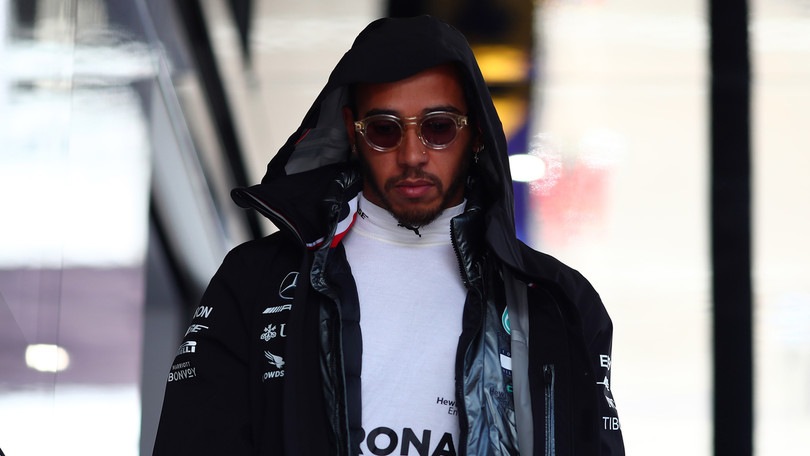 F1 Mercedes, Hamilton: "Silenzio da parti degli altri team sull'inclusione"