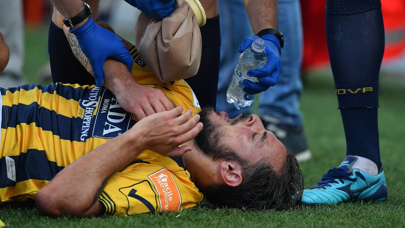 Juve Stabia-Entella finisce in rissa: un calciatore in ospedale e tre arresti