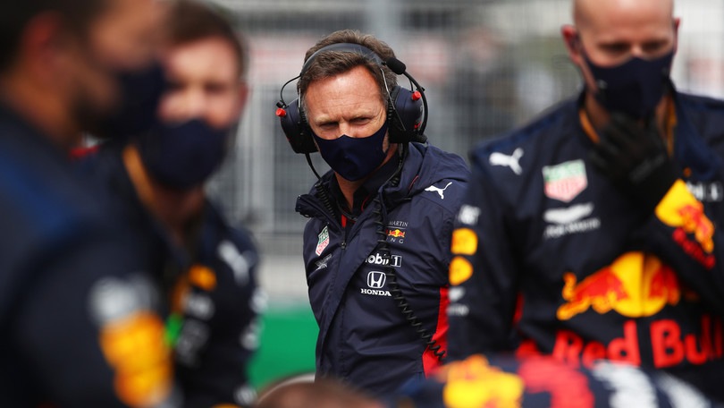 F1 Red Bull, Horner: "Mercedes avanti, motore Honda ok"