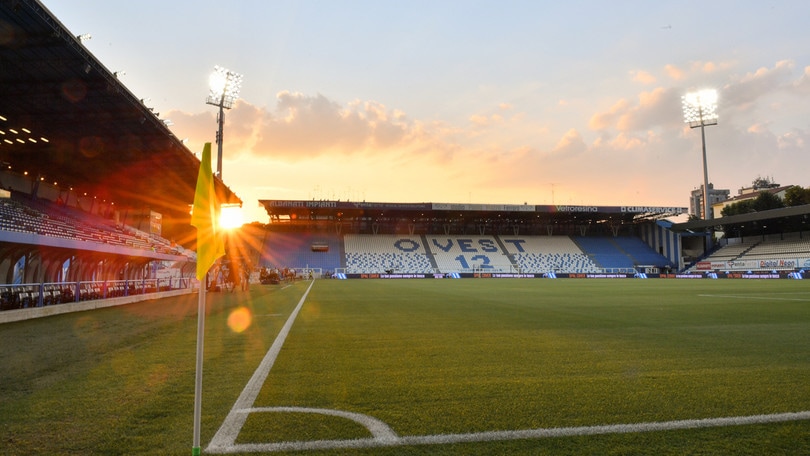 Spal, striscione e testa di maiale davanti al "Fabbri": la Digos indaga