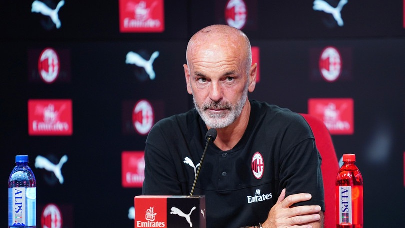 Milan, Pioli: "Ibrahimovic? Spero rimanga. Contro il Cagliari Leao al posto di Rebic"