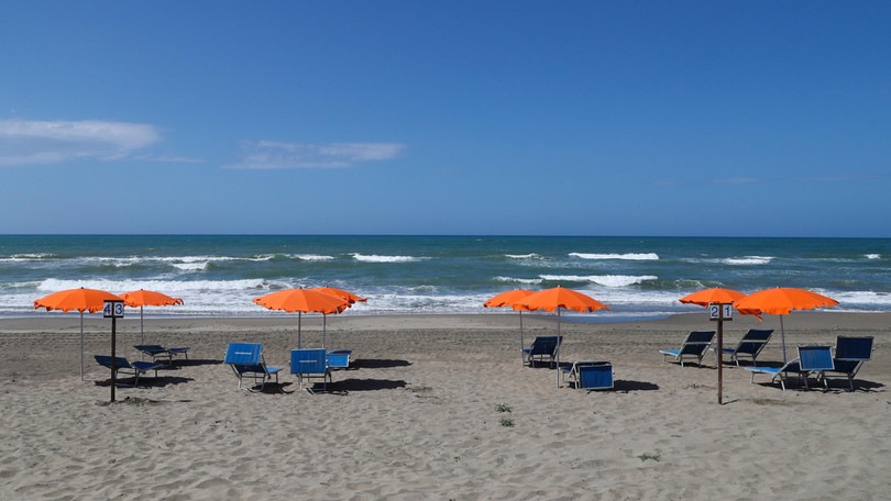Cattolica, turista austriaca partorisce in spiaggia