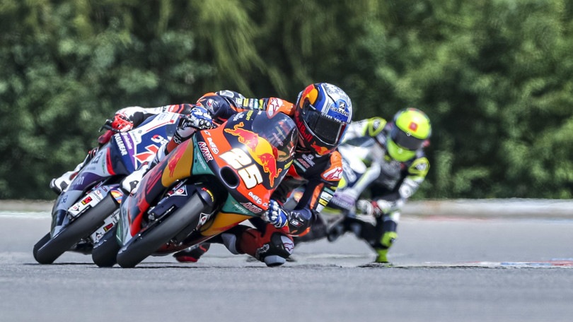 Moto3, Brno: Fernandez vola nel Warm Up