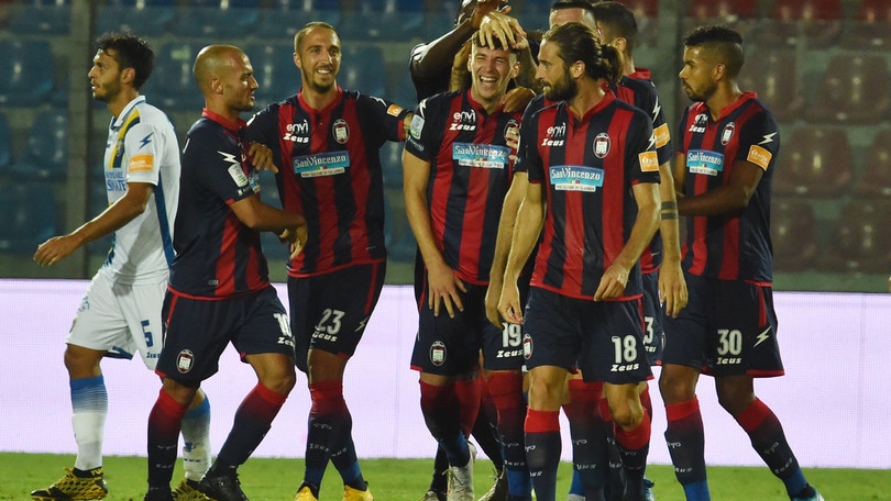 Crotone, ufficiale il rinnovo di Festa fino al 2022