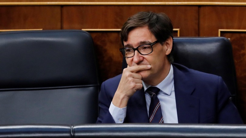 Coronavirus in Spagna, chiusi i locali notturni e divieto di fumo in strada