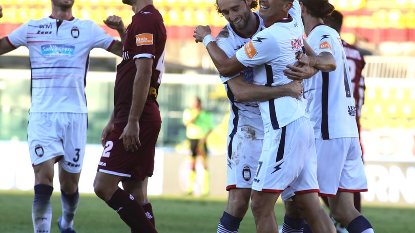 Crotone, verso la Serie A: primo giorno di allenamenti