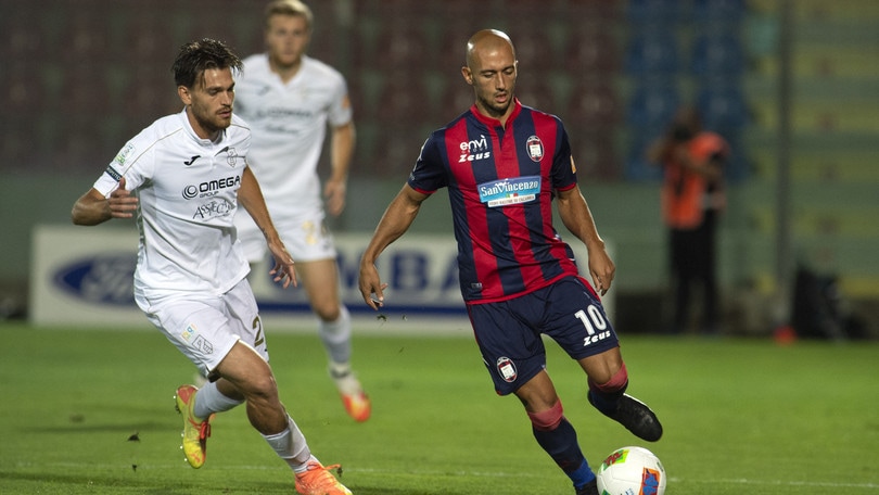 Benali-Crotone, avanti insieme fino al 2023: è ufficiale