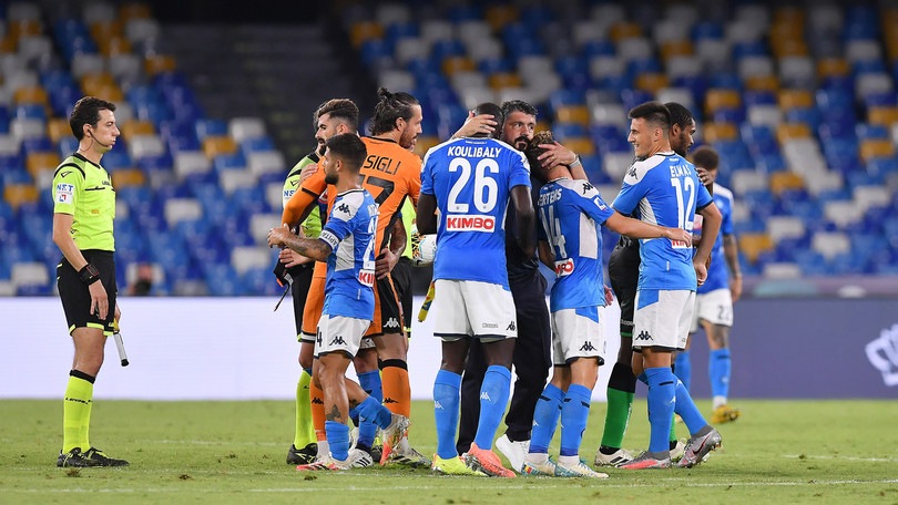Il Napoli apre ai tifosi in ritiro: ecco tutte le regole da sapere