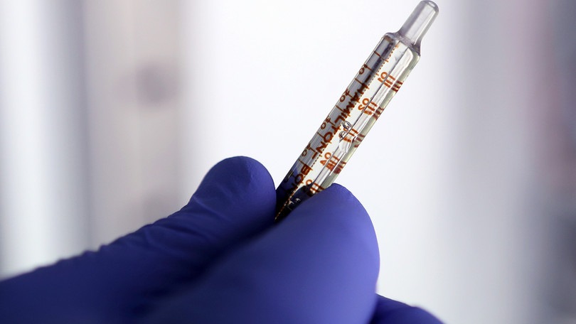 Coronavirus in Italia, record di tamponi e lieve calo dei contagi